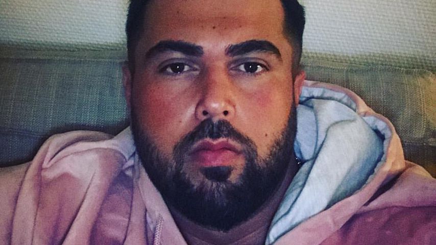 Wie bitte?! Rapper Summer Cem verprügelte Schuldirektor