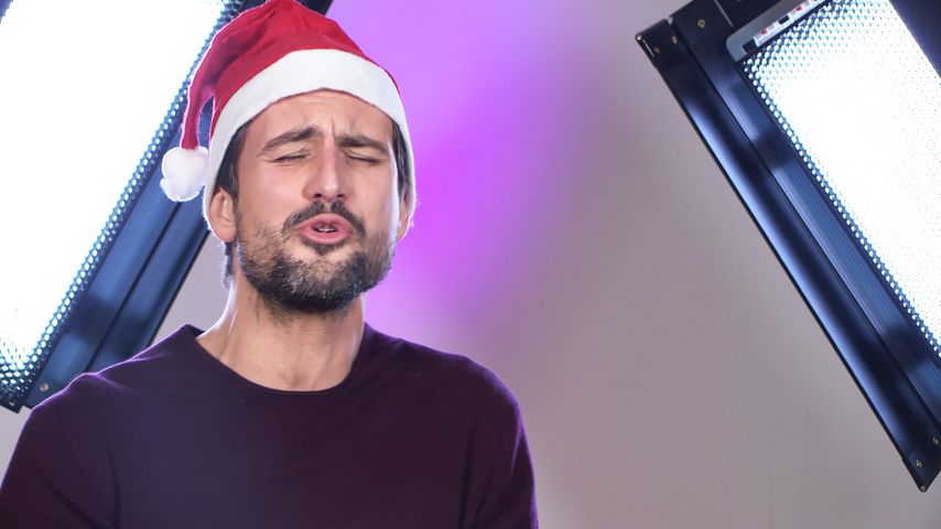 Schön schräg! Tom Beck trällert Mariah Careys Xmas-Song