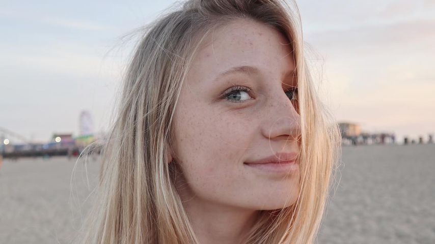 Tollpatsch Trixi: Haare des GNTM-Girls standen in Flammen