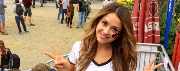 Alisa drückt der deutschen Nationalelf die Daumen Alisa drückt der deutschen Nationalelf die Daumen