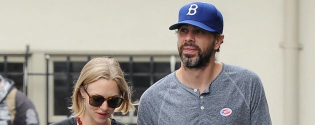 Amanda Seyfried und ihr Verlobter Thomas Sadoski in Hollywood Amanda Seyfried und ihr Verlobter Thomas Sadoski in Hollywood