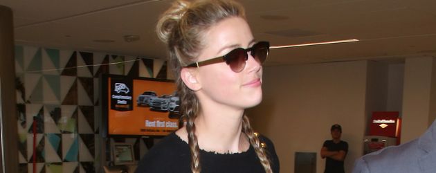 Amber Heard im August 2016 am Flughafen Los Angeles Amber Heard im August 2016 am Flughafen Los Angeles