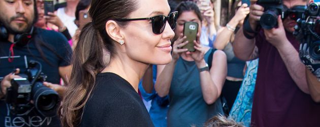 Angelina Jolie mit Sohn Knox Leon Angelina Jolie mit Sohn Knox Leon