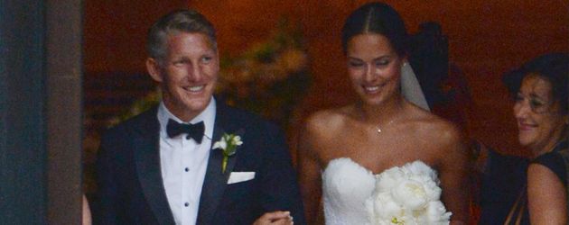 Bastian Schweinsteiger und Ana Ivanovic nach ihrer kirchlichen Trauung in Venedig Bastian Schweinsteiger und Ana Ivanovic nach ihrer kirchlichen Trauung in Venedig