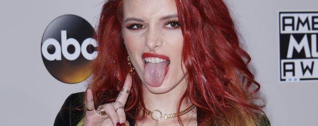 Bella Thorne bei den 2016 American Music Awards Bella Thorne bei den 2016 American Music Awards