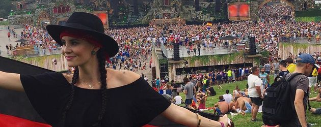 Betty Taube auf dem Tomorrowland-Festival Betty Taube auf dem Tomorrowland-Festival