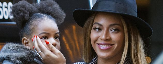 Beyoncé mit ihrer Tochter Blue Ivy bei der "Annie"-Premiere in New York City Beyoncé mit ihrer Tochter Blue Ivy bei der "Annie"-Premiere in New York City