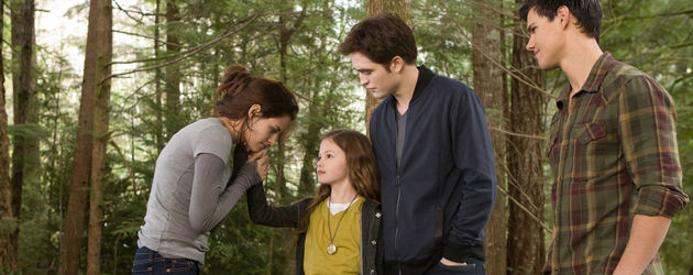 Kristen Stewart, Mackenzie Foy, Robert Pattinson und Taylor Lautner Kristen Stewart, Mackenzie Foy, Robert Pattinson und Taylor Lautner