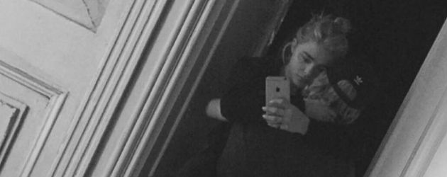 Chloe Grace Moretz, getragen von Brooklyn Beckham Chloe Grace Moretz, getragen von Brooklyn Beckham