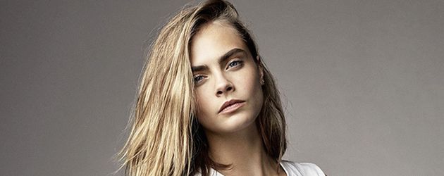 Cara Delevingne mit langen Haaren Cara Delevingne mit langen Haaren