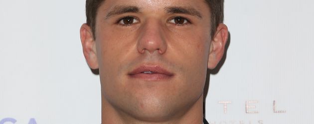 Charlie Carver Charlie Carver