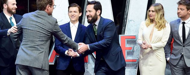 Elizabeth Olsen, Robert Downey Junior, Chris Evans, Jeremy Renner, Tom Holland und Paul Rudd Elizabeth Olsen, Robert Downey Junior, Chris Evans, Jeremy Renner, Tom Holland und Paul Rudd