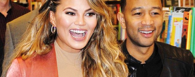 Chrissy Teigen und John Legend Chrissy Teigen und John Legend