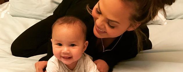 Chrissy Teigen und Tochter Luna Simone Chrissy Teigen und Tochter Luna Simone