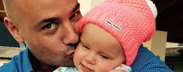 Ex-Bachelor Christian Tews mit seiner Tochter Ex-Bachelor Christian Tews mit seiner Tochter