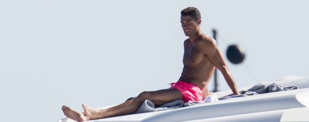 Cristiano Ronaldo auf einer Jacht vor Ibiza Cristiano Ronaldo auf einer Jacht vor Ibiza