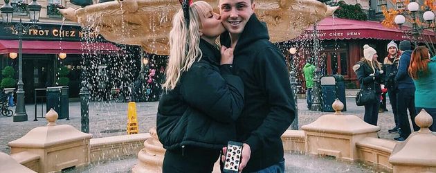 Dagi Bee und Eugen Kazakov im Disneyland Dagi Bee und Eugen Kazakov im Disneyland