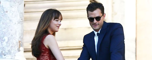 Hauptdarsteller Dakota Johnson und Jamie Dornan am Filmset von "Shades of Grey" Hauptdarsteller Dakota Johnson und Jamie Dornan am Filmset von "Shades of Grey"