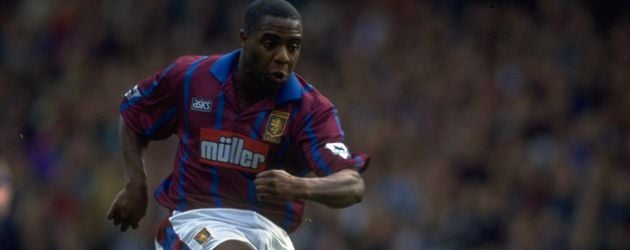 Dalian Atkinson vom Fußballclub Aston Villa im Jahr 1993 Dalian Atkinson vom Fußballclub Aston Villa im Jahr 1993