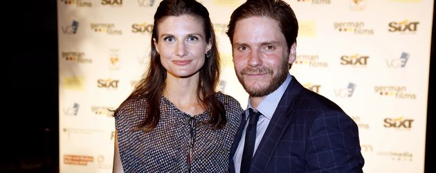 Daniel Brühl mit Freundin Felicitas Rombold beim Deutschen Empfang im Rahmen der 69. Internationalen Daniel Brühl mit Freundin Felicitas Rombold beim Deutschen Empfang im Rahmen der 69. Internationalen