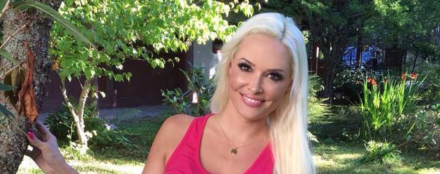 Daniela Katzenberger stellt neue Shirt-Kollektion vor Daniela Katzenberger stellt neue Shirt-Kollektion vor