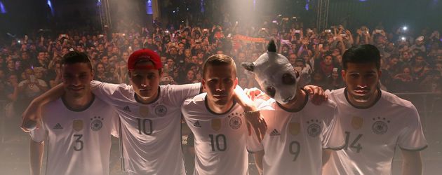 Lukas Podolski und Cro Lukas Podolski und Cro