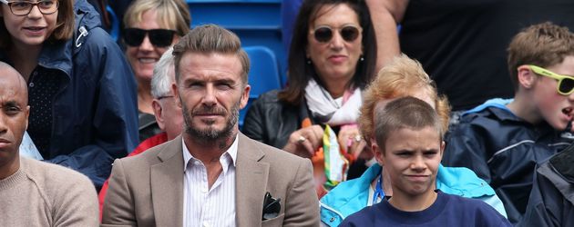 David Beckham und Sohn Romeo beim Spiel der Aegon Queens Tennis Championship David Beckham und Sohn Romeo beim Spiel der Aegon Queens Tennis Championship
