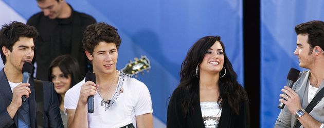 Nick Jonas, Demi Lovato, Joe Jonas, Jonas Brothers und Kevin Jonas Nick Jonas, Demi Lovato, Joe Jonas, Jonas Brothers und Kevin Jonas