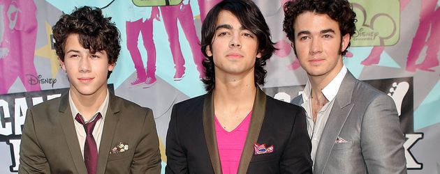 Die Jonas Brothers bei der "Camp Rock"-Premiere, 2008 Die Jonas Brothers bei der "Camp Rock"-Premiere, 2008