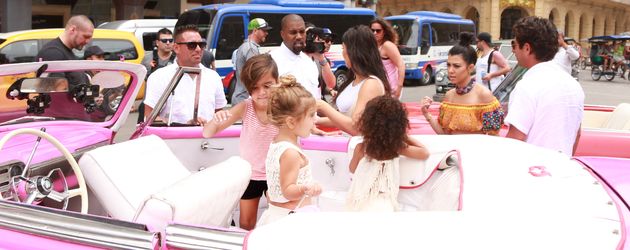 Kim Kardashian, Kanye West, Kourtney Kardashian, Penelope Disick und Mason Disick Kim Kardashian, Kanye West, Kourtney Kardashian, Penelope Disick und Mason Disick