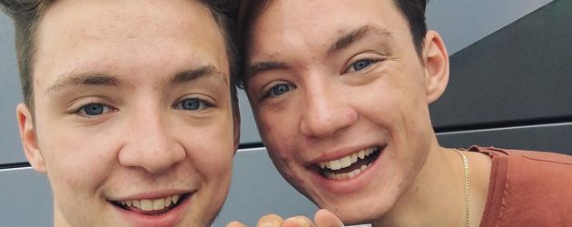 Die Lochis mit ihrem ersten Album "#Zwilling" Die Lochis mit ihrem ersten Album "#Zwilling"