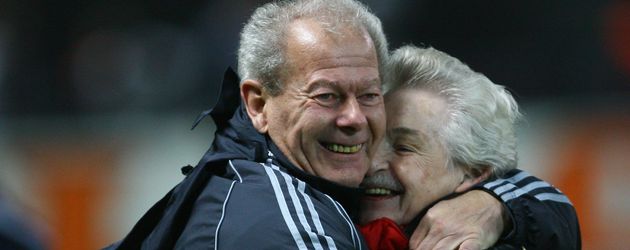 Kult-Physios unter sich: Hermann Rieger (früher HSV) und Adolf Katzenmeier Kult-Physios unter sich: Hermann Rieger (früher HSV) und Adolf Katzenmeier