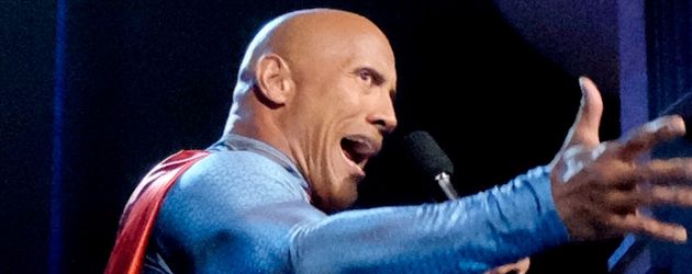 Dwayne "The Rock" Johnson verkleidet als Superman bei den "MTV Movie Awards" Dwayne "The Rock" Johnson verkleidet als Superman bei den "MTV Movie Awards"