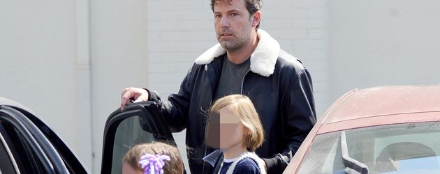 Ben Affleck mit seinen Töchtern Violet und Seraphina Ben Affleck mit seinen Töchtern Violet und Seraphina