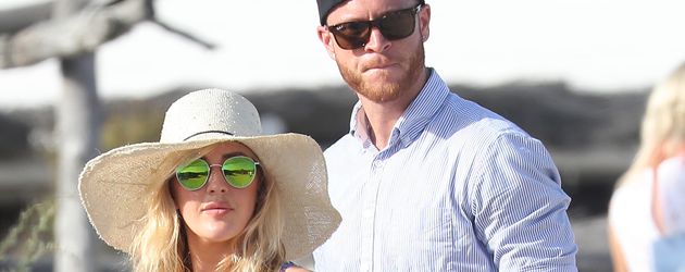 Ellie Goulding mit einem mysteriösen Mann in Saint-Tropez Ellie Goulding mit einem mysteriösen Mann in Saint-Tropez
