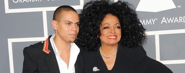 Evan Ross mit seiner Mutter Diana Ross bei den Grammys 2012 in Los Angeles Evan Ross mit seiner Mutter Diana Ross bei den Grammys 2012 in Los Angeles
