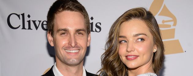 Evan Spiegel und Miranda Kerr im Februar 2016 in Beverly Hills Evan Spiegel und Miranda Kerr im Februar 2016 in Beverly Hills