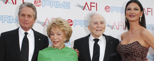 Michael Douglas, Catherine Zeta-Jones und Kirk Douglas Michael Douglas, Catherine Zeta-Jones und Kirk Douglas