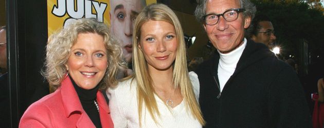 Gwyneth Paltrow (m.) mit ihren Eltern Blythe Danner und Bruce Paltrow Gwyneth Paltrow (m.) mit ihren Eltern Blythe Danner und Bruce Paltrow