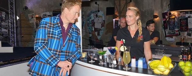GZSZ-Szenenbild mit Conan O'Brien und Eva Mona Rodekirchen GZSZ-Szenenbild mit Conan O'Brien und Eva Mona Rodekirchen