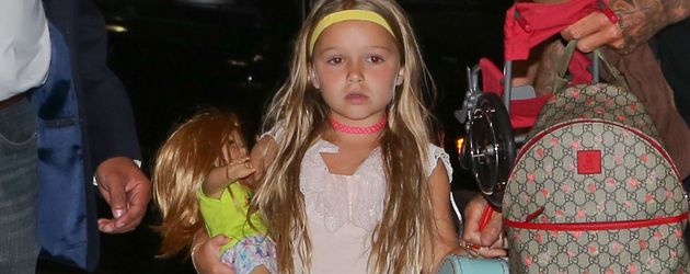 Harper Beckham auf dem Flughafen in Los Angeles Harper Beckham auf dem Flughafen in Los Angeles