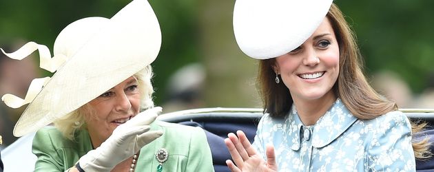 Herzogin Kate und Camilla Parker Bowles Herzogin Kate und Camilla Parker Bowles