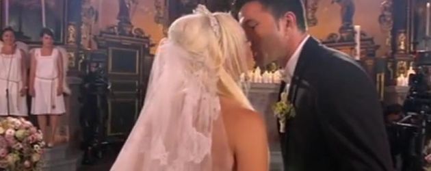 Daniela Katzenberger und Lucas Cordalis vor dem Traualtar Daniela Katzenberger und Lucas Cordalis vor dem Traualtar