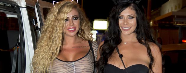 Holly Hagan und Chloe Ferry auf Zypern im Juli 2016 Holly Hagan und Chloe Ferry auf Zypern im Juli 2016