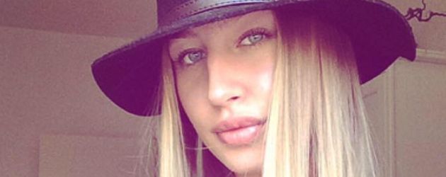 Ihrer Schwester Sarah Connor sieht die 24-Jährige total ähnlich Ihrer Schwester Sarah Connor sieht die 24-Jährige total ähnlich