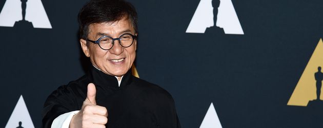 Jackie Chan auf dem roten Teppich bei den "Governors Awards" im November 2016 in Los Angeles Jackie Chan auf dem roten Teppich bei den "Governors Awards" im November 2016 in Los Angeles