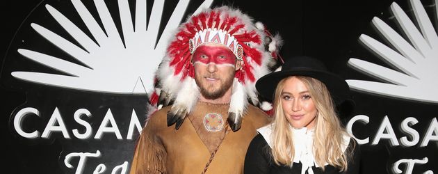 Jason Walsh und Hilary Duff auf der Casamigos Tequila Halloween Party Jason Walsh und Hilary Duff auf der Casamigos Tequila Halloween Party