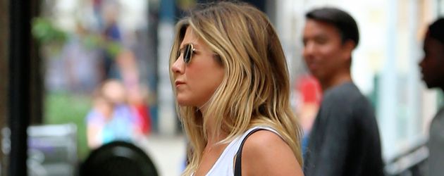 Jennifer Aniston in Manhattan Jennifer Aniston in Manhattan