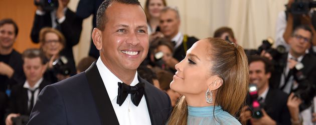 Jennifer Lopez und Alex Rodriguez bei der Met Gala in New York Jennifer Lopez und Alex Rodriguez bei der Met Gala in New York