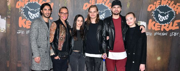 Jimi Blue Ochsenknecht und seine Familie bei der "Die Wilden Kerle: Die Legende Lebt" Premiere Jimi Blue Ochsenknecht und seine Familie bei der "Die Wilden Kerle: Die Legende Lebt" Premiere